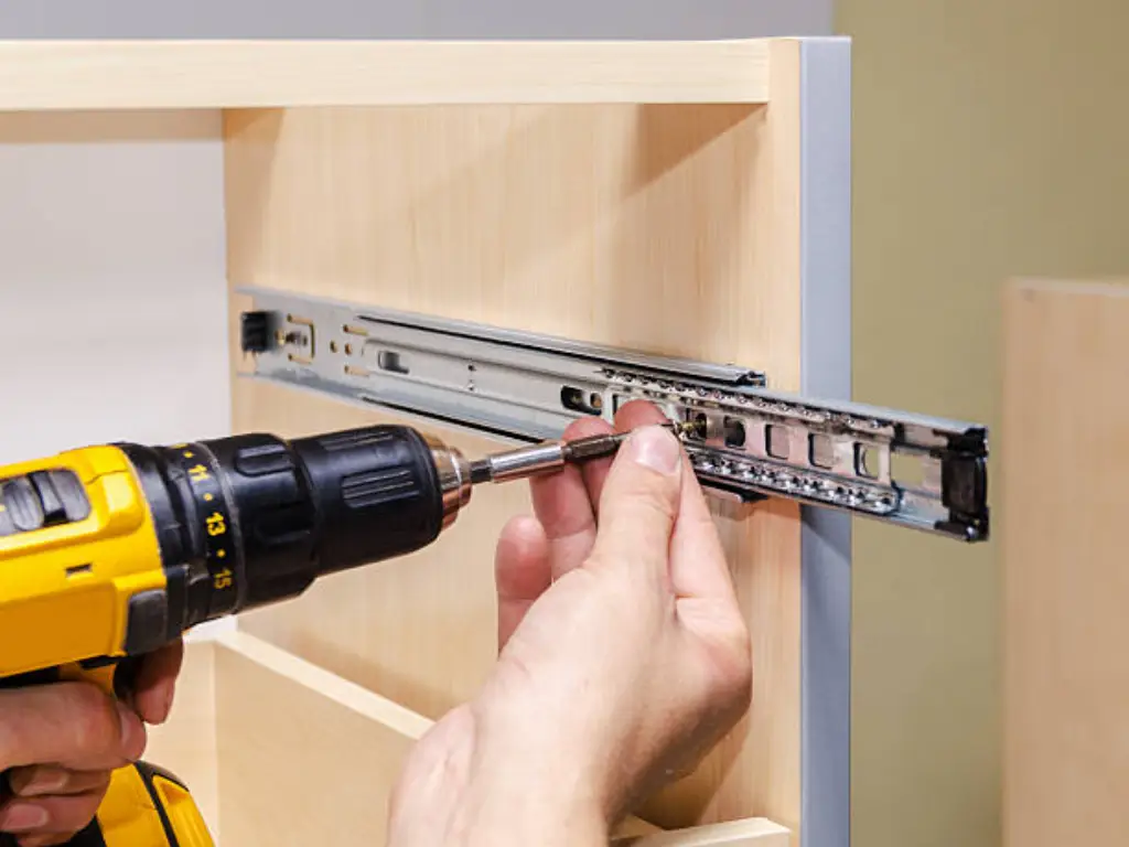 Top 10 Closet Hardware Manufacturers for a Perfectly Organized Wardrobe
